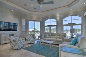 Bradenton Townhome - Walk to Locals-Only Beach!
